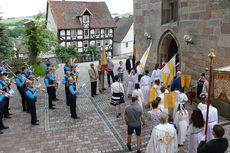 Fronleichnamsprozession durch die Straßen von Naumburg (Foto: Karl-Franz Thiede)